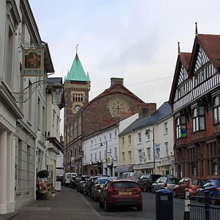 Abergavenny Center 2-Bed Flat Apartment ภายนอก รูปภาพ