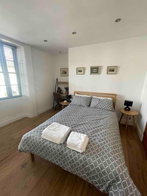 Abergavenny Center 2-Bed Flat Apartment ภายนอก รูปภาพ