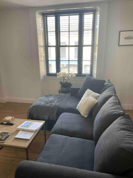 Abergavenny Center 2-Bed Flat Apartment ภายนอก รูปภาพ