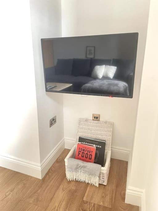 Abergavenny Center 2-Bed Flat Apartment ภายนอก รูปภาพ