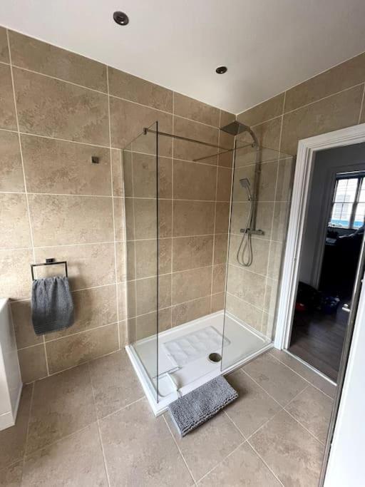 Abergavenny Center 2-Bed Flat Apartment ภายนอก รูปภาพ
