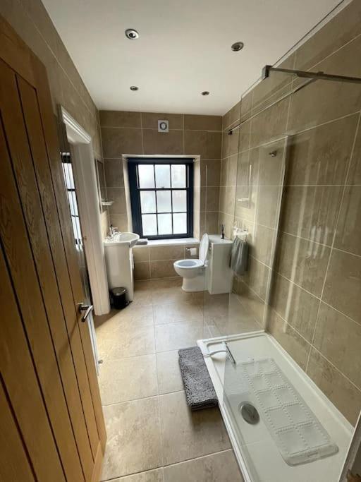 Abergavenny Center 2-Bed Flat Apartment ภายนอก รูปภาพ