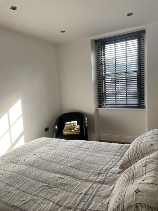 Abergavenny Center 2-Bed Flat Apartment ภายนอก รูปภาพ